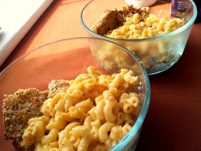 Baked Breaded Chicken with Mac & Cheese